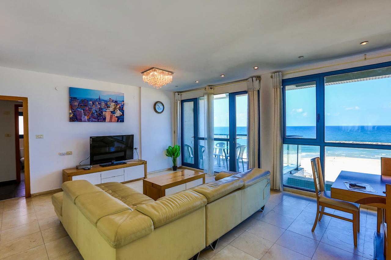 Ocean Front Apartments First Line To The Beach Tel Aviv Exterior foto